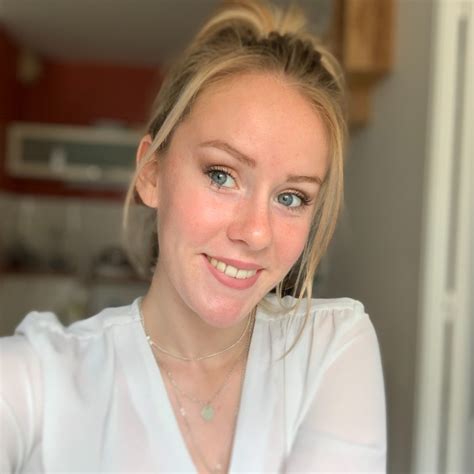 Elise Pinceel Profiles .